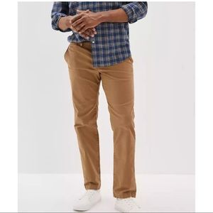 Men’s American Eagle khakis